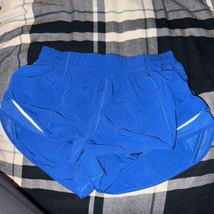 Lululemon hotty hot shorts LR 2.5